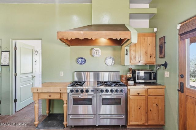 275 W Silver Sky Place, Green Valley, AZ 85614