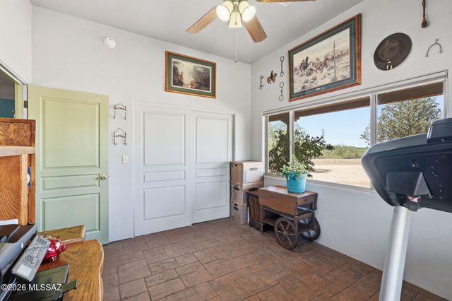 275 W Silver Sky Place, Green Valley, AZ 85614