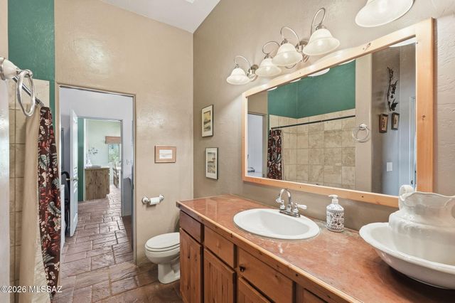 275 W Silver Sky Place, Green Valley, AZ 85614