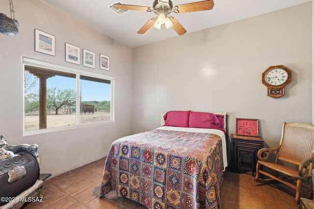 275 W Silver Sky Place, Green Valley, AZ 85614
