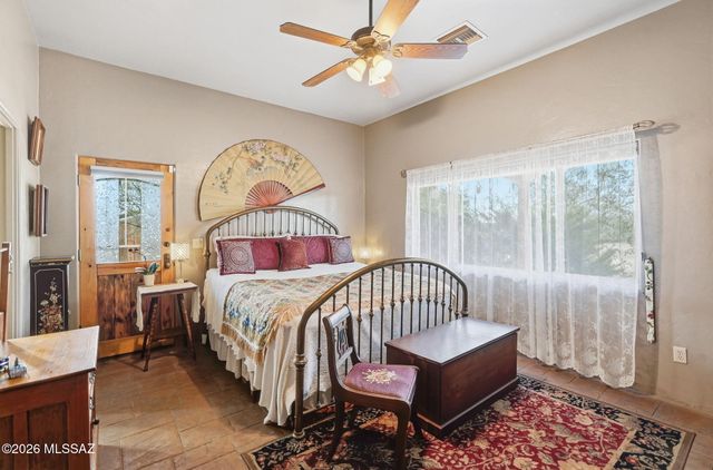 275 W Silver Sky Place, Green Valley, AZ 85614