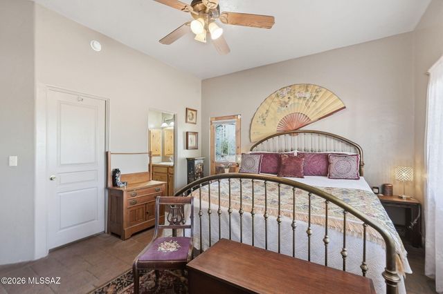 275 W Silver Sky Place, Green Valley, AZ 85614