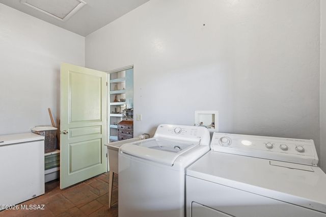 275 W Silver Sky Place, Green Valley, AZ 85614