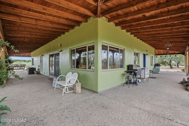 275 W Silver Sky Place, Green Valley, AZ 85614