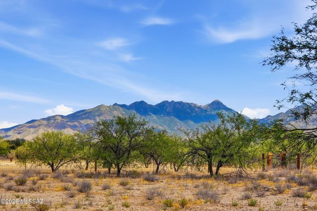 275 W Silver Sky Place, Green Valley, AZ 85614