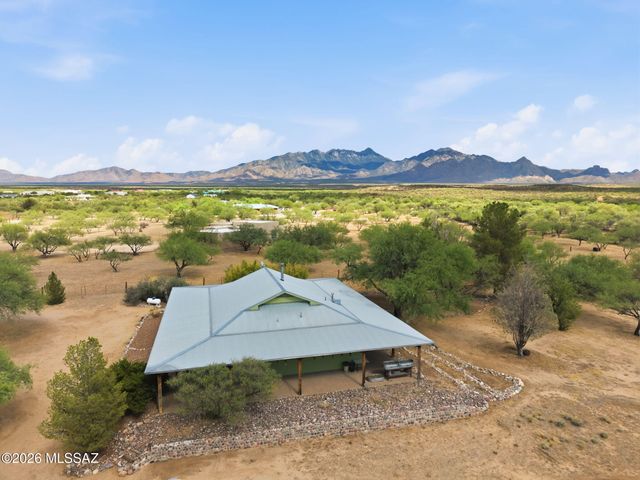275 W Silver Sky Place, Green Valley, AZ 85614