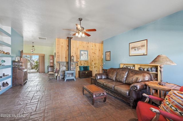 275 W Silver Sky Place, Green Valley, AZ 85614
