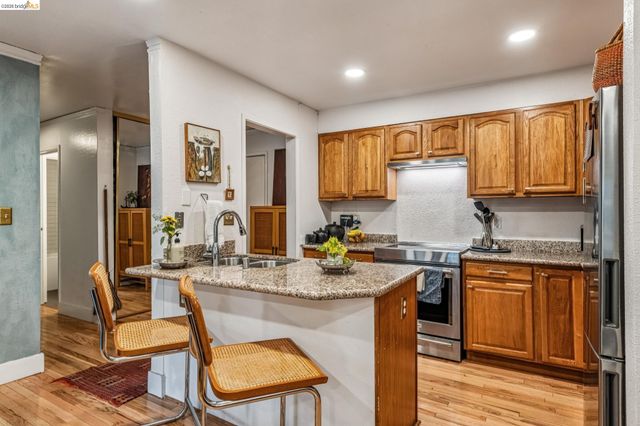 199 Montecito Ave 105, Oakland, CA 94610