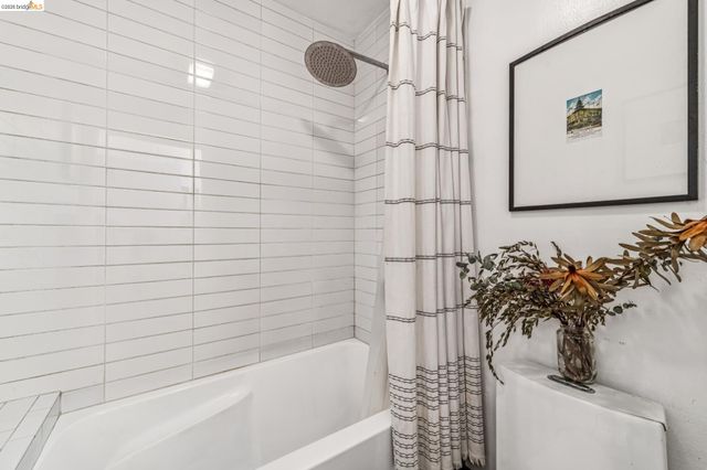 199 Montecito Ave 105, Oakland, CA 94610