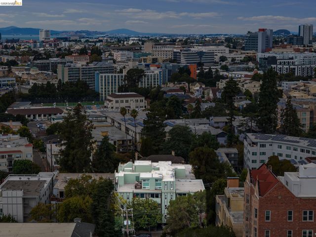 199 Montecito Ave 105, Oakland, CA 94610