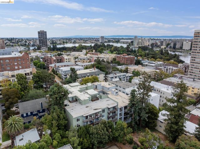 199 Montecito Ave 105, Oakland, CA 94610