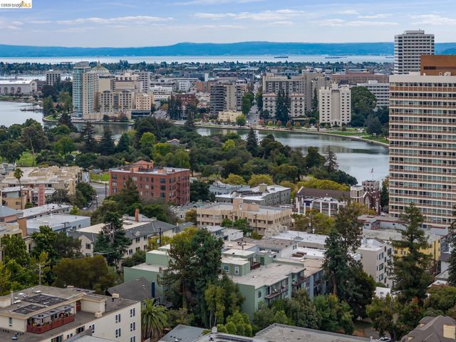 199 Montecito Ave 105, Oakland, CA 94610