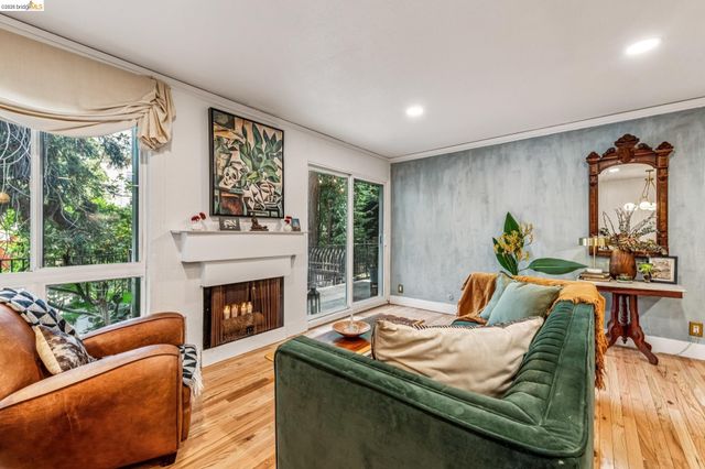 199 Montecito Ave 105, Oakland, CA 94610