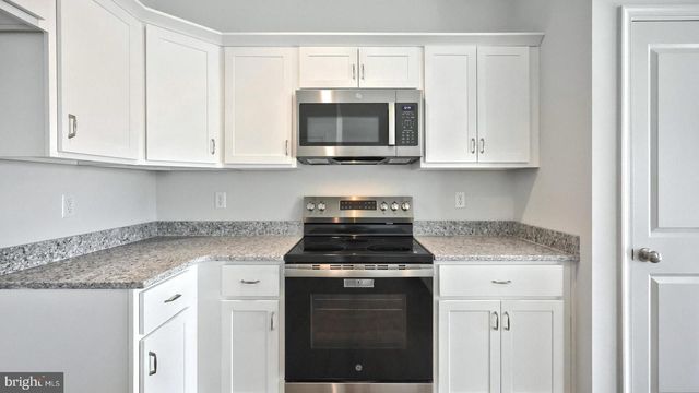 7855 OAK BROOK DR, Harrisburg, PA 17112