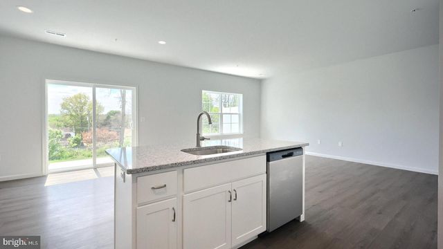 7855 OAK BROOK DR, Harrisburg, PA 17112