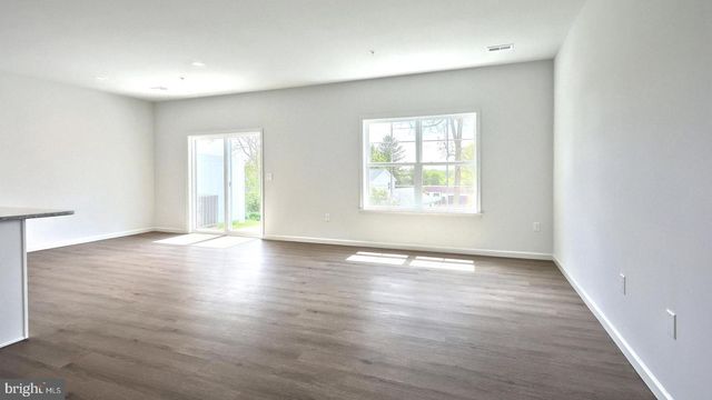 7855 OAK BROOK DR, Harrisburg, PA 17112