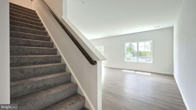 7855 OAK BROOK DR, Harrisburg, PA 17112