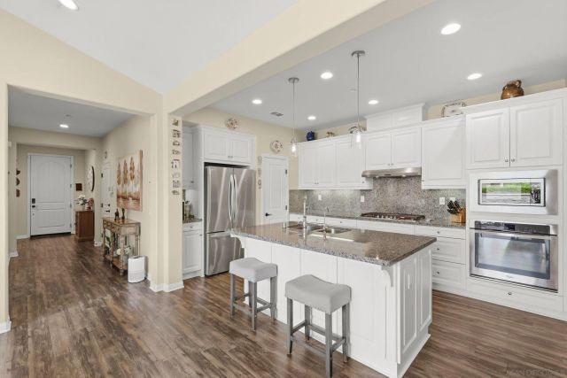 8121 Auberge, San Diego, CA 92127