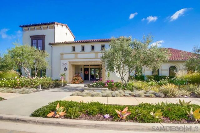 8121 Auberge, San Diego, CA 92127