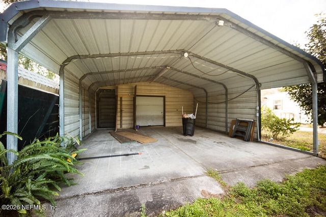 8034 GORDEAN Road, Jacksonville, FL 32221