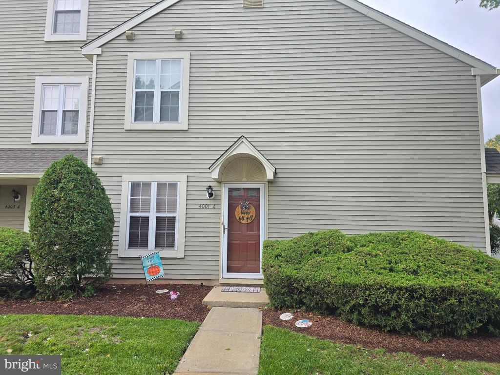 4001 FENWICK LN, MOUNT LAUREL, NJ 08054 — exterior