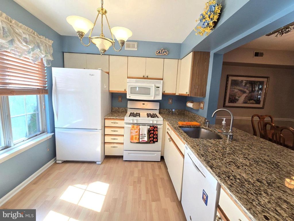 4001 FENWICK LN, MOUNT LAUREL, NJ 08054 — photo 5