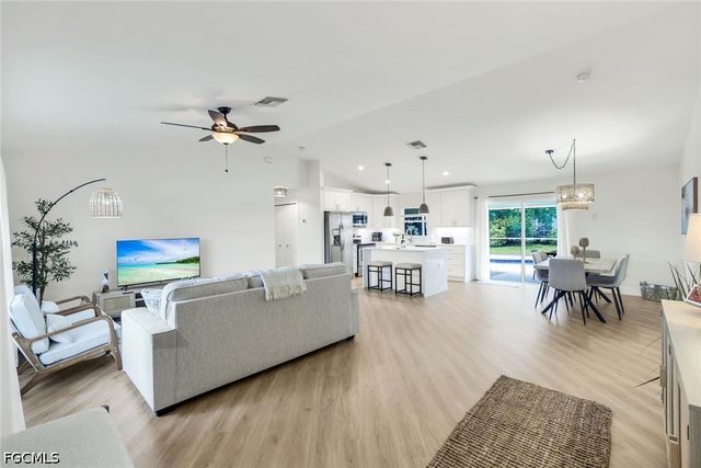 3322 Oasis BLVD, Cape Coral, FL 33914