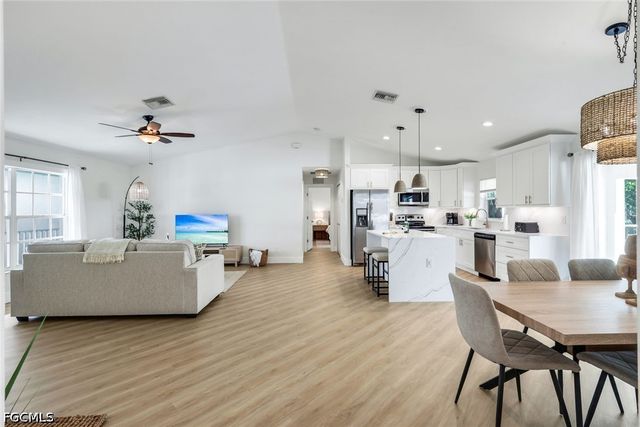 3322 Oasis BLVD, Cape Coral, FL 33914