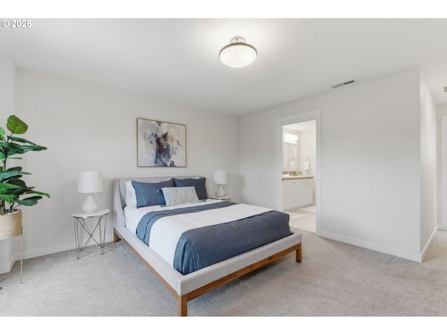 7462 N STOCKTON Ave, Portland, OR 97203