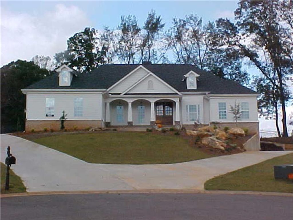 410 Caldwell Lane, Hoschton, GA 30548