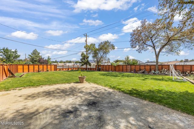 2048 Poole Way, Carson City, NV 89706