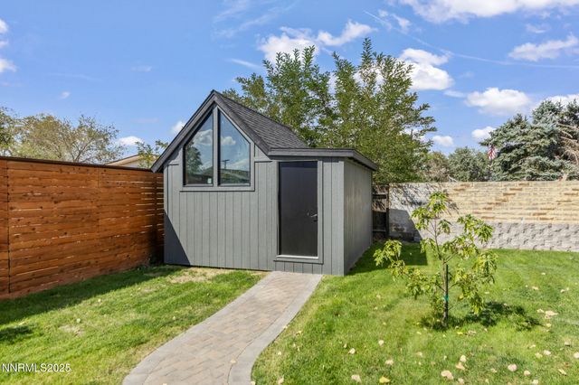 2048 Poole Way, Carson City, NV 89706