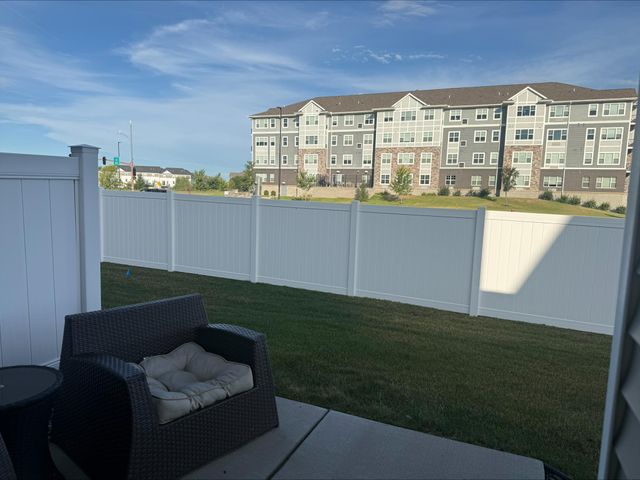 7161 Walnut Grove Way N, Maple Grove, MN 55311