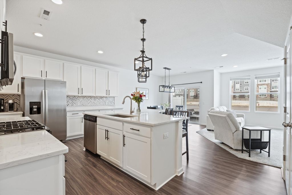 7161 Walnut Grove Way N, Maple Grove, MN 55311 — photo 2