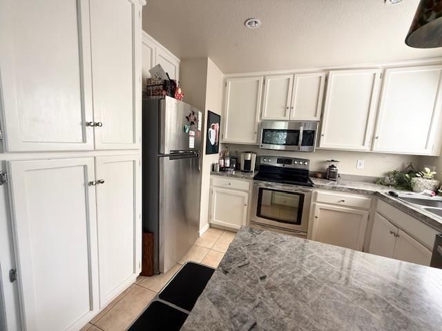 2924 Merle Ave, Modesto, CA 95355