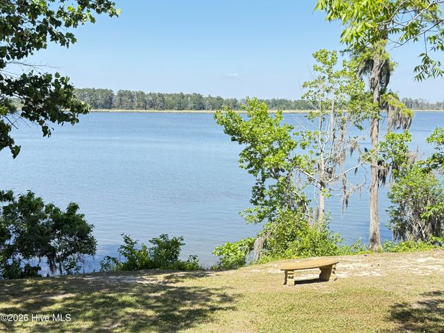 126 Ridge Road, Chocowinity, NC 27817