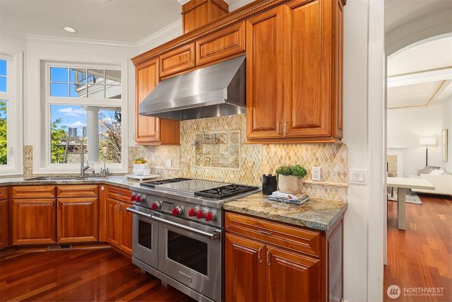 9750 SE 5th Street, Bellevue, WA 98004