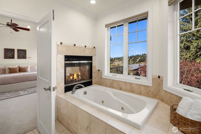 9750 SE 5th Street, Bellevue, WA 98004