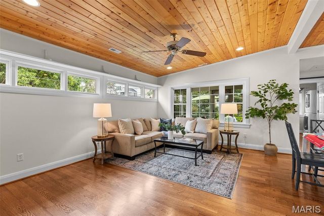 253 Elm Avenue, Glendale, MO 63122