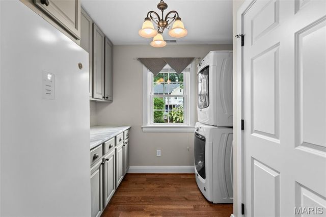 253 Elm Avenue, Glendale, MO 63122