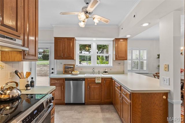 253 Elm Avenue, Glendale, MO 63122