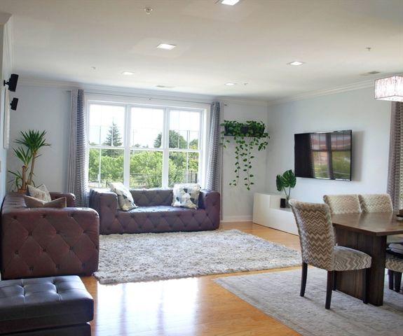 130 Tremont St 301, Melrose, MA 02176
