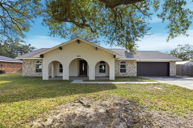 923 Southfield Road, Lake Charles, LA 70605