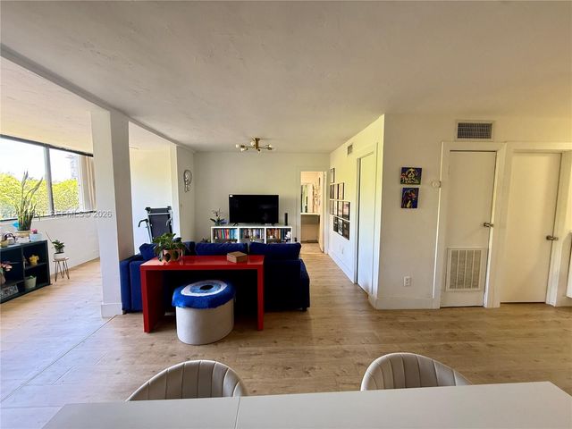 2950 SW 3rd Ave 3C, Miami, FL 33129