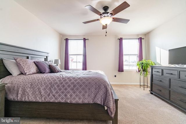 3300 PEBBLE RUN DR, Dover, PA 17315