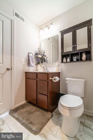 3300 PEBBLE RUN DR, Dover, PA 17315