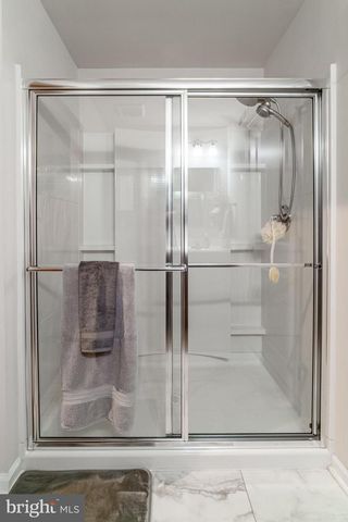 3300 PEBBLE RUN DR, Dover, PA 17315