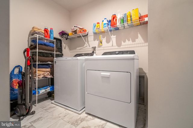 3300 PEBBLE RUN DR, Dover, PA 17315