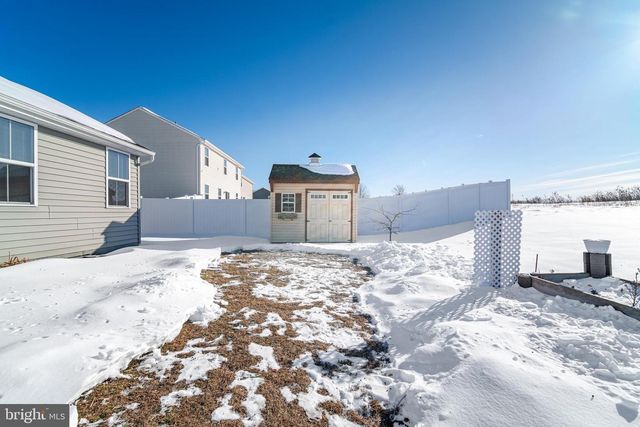 3300 PEBBLE RUN DR, Dover, PA 17315