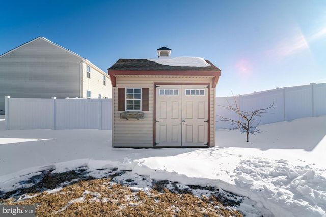 3300 PEBBLE RUN DR, Dover, PA 17315